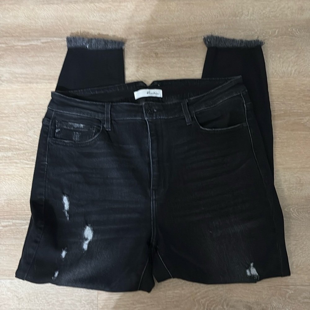 KanCan Black High Rise Ankle Skinny Jeans distressed raw hem(145)